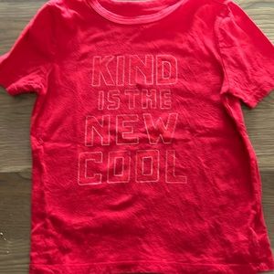 Short sleeve red gap T-shirt. Kind is the new cool